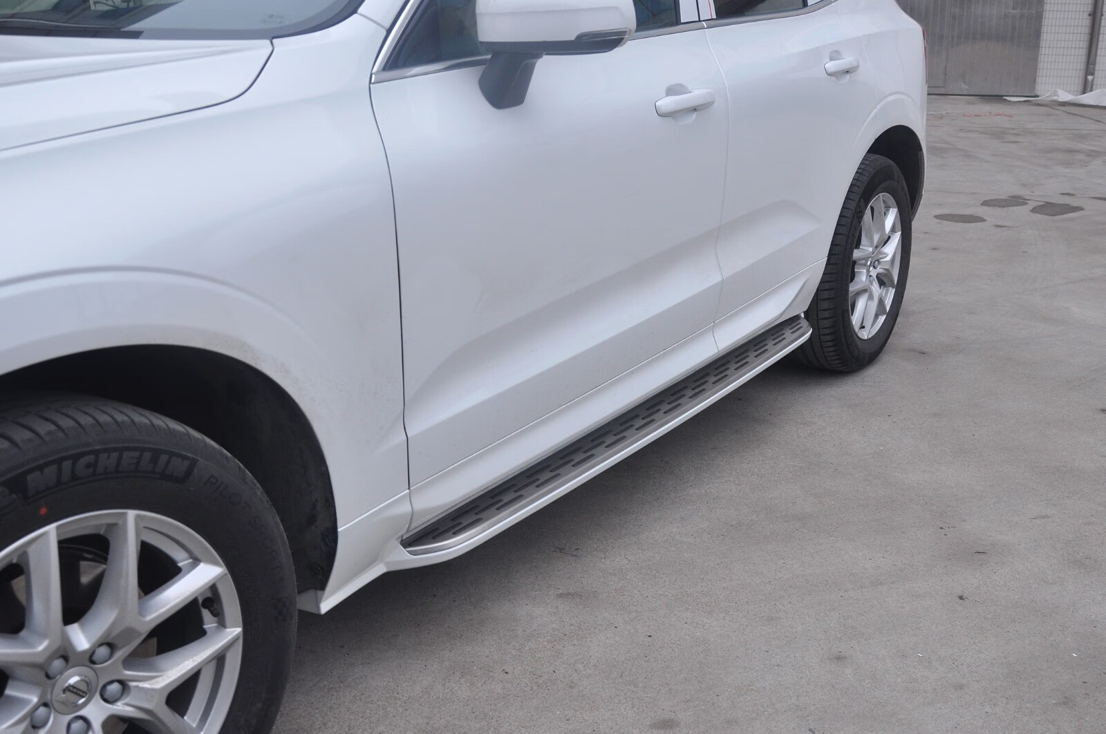 适用于2022款沃尔沃xc90踏板原厂踏板改装xc60脚踏板侧踏板迎宾专用