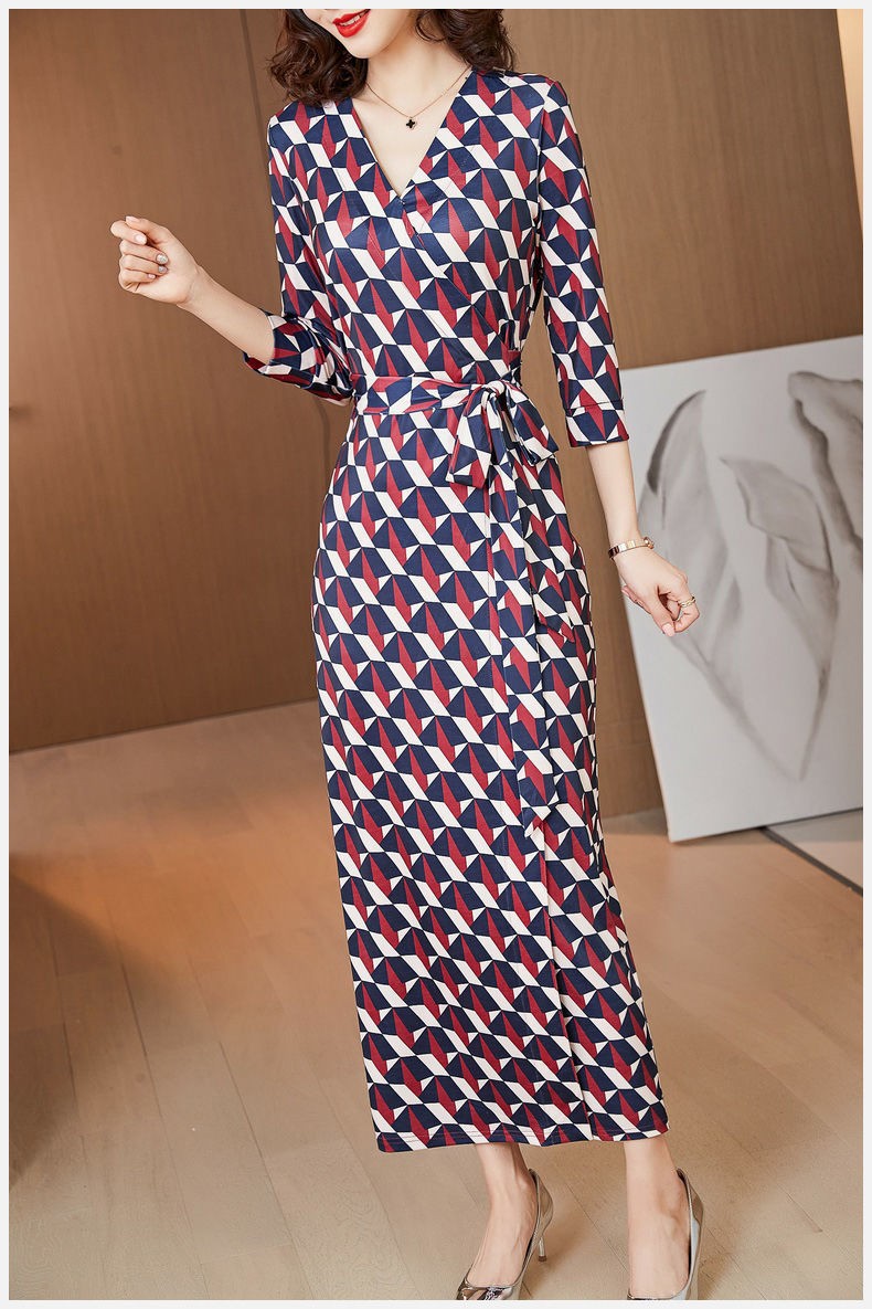 香港潮牌 2022春夏新款连衣裙中长款修身裙子性感气质显瘦一片式长裙