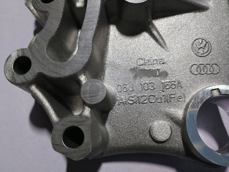 适配大众途观新帕萨特cc迈腾a4l q5凸轮轴轴承座 铝支架 固定支架