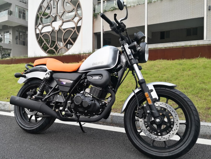 大福摩托肥叛250复古摩托车叛逆者250可上牌大排量国4电喷新款太子