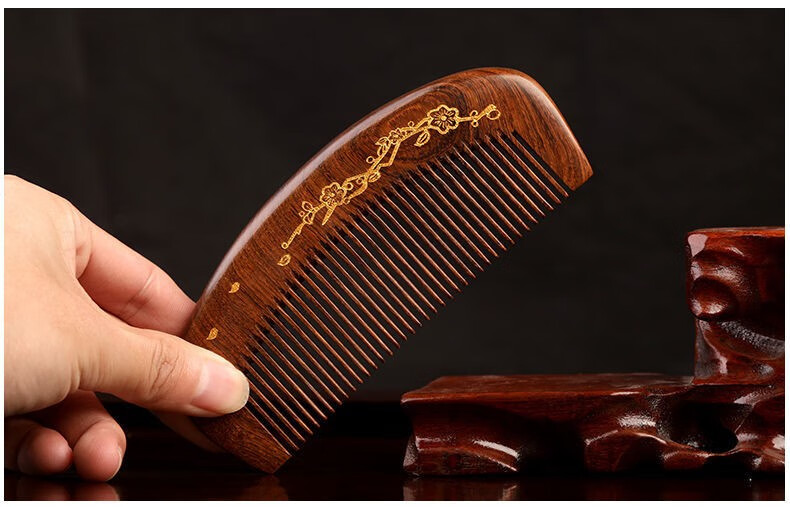 我们这款梳子上的花纹和刻字都是随机发货的哦!更多参数>>商品毛重