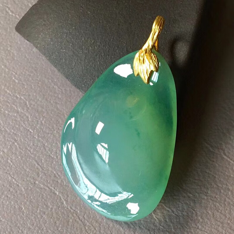 玉佳佳翡翠冰绿随形吊坠18k金镶嵌缅甸a货翡翠送礼生日礼物男女款