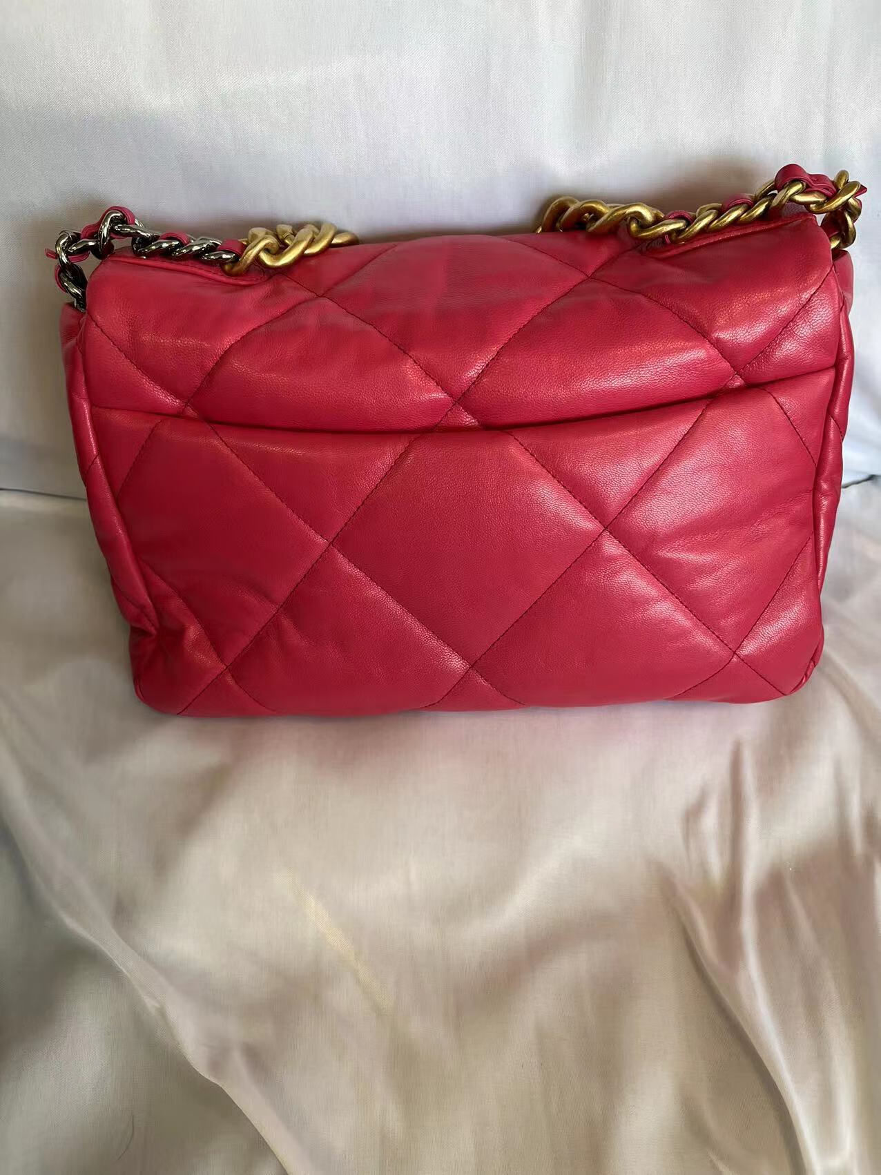 chanel香奈儿 19 bag 玫红色 小羊皮 中号手提包-京东司法拍卖