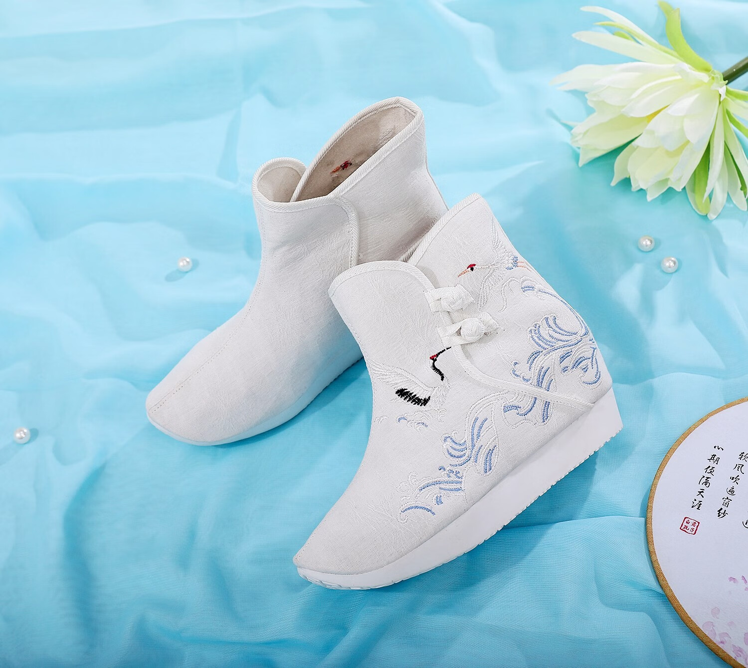 登云履汉服鞋子女古风内增高汉服靴民族风舞蹈鞋绣花鞋女单鞋 云鹤