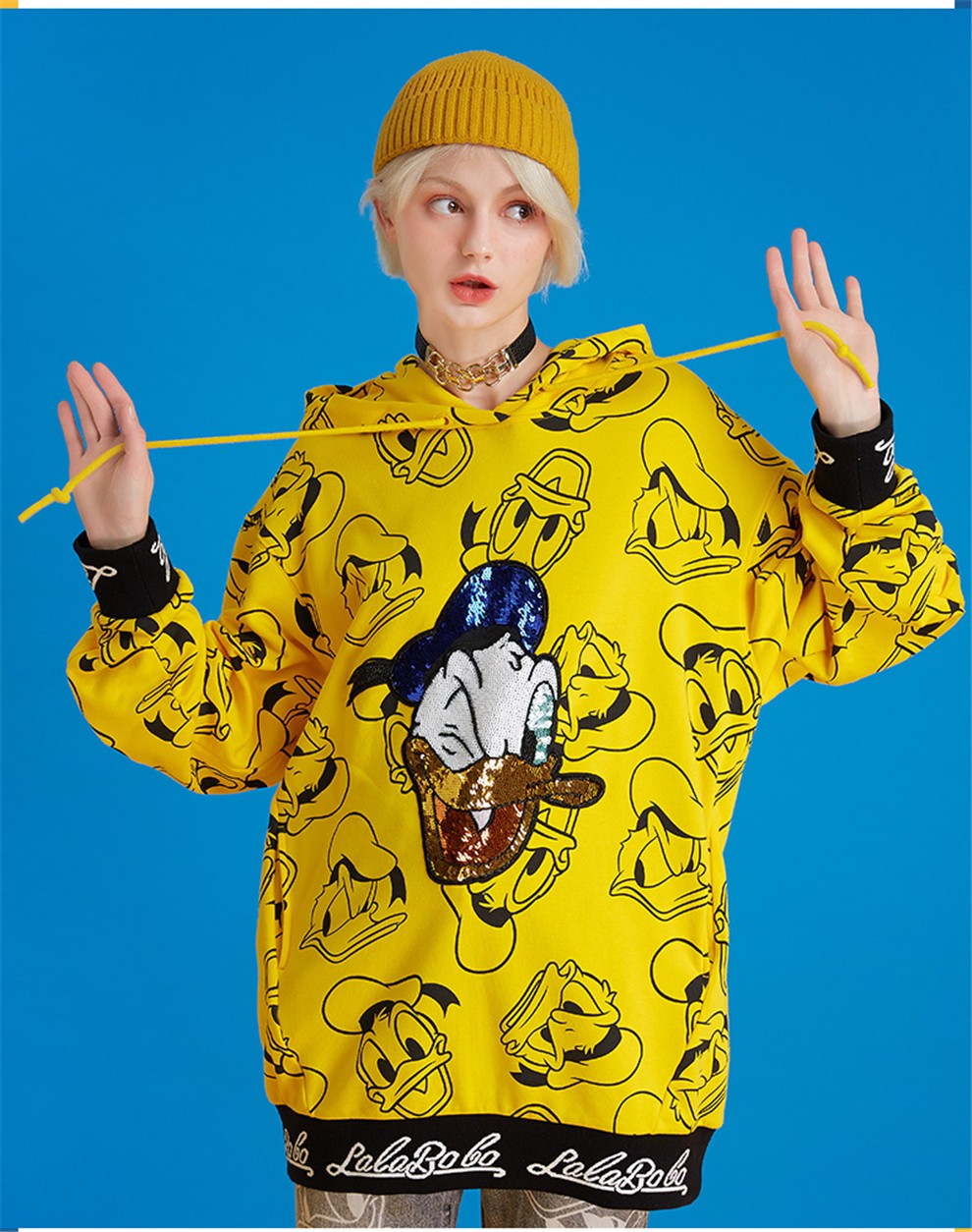 lalabobo秋新款唐老鸭联名亮片满印连帽卫衣女t20cwsts12商场同款黄色