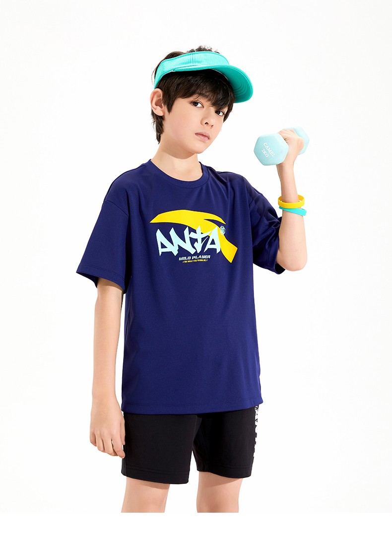 安踏儿童装男童t恤男2022年夏新款百搭印花梭织儿童t恤男生夏装中小学