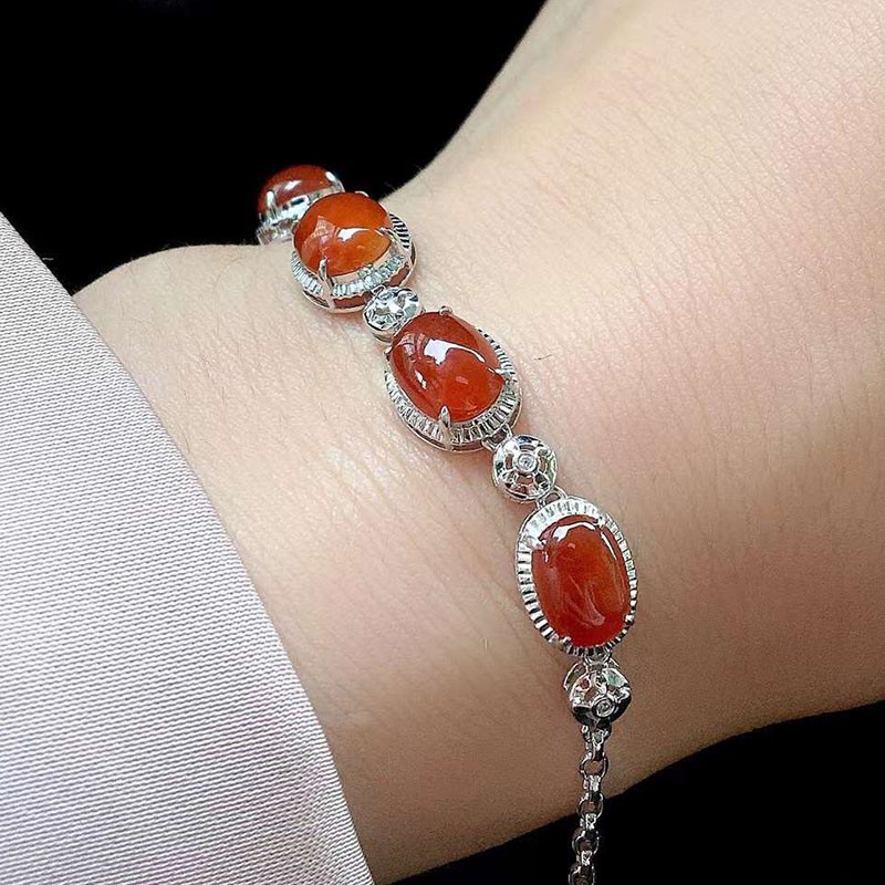 月亮阿姨女士翡翠红翡蛋面手链18k镶嵌大气高端送女友送老婆送妈妈