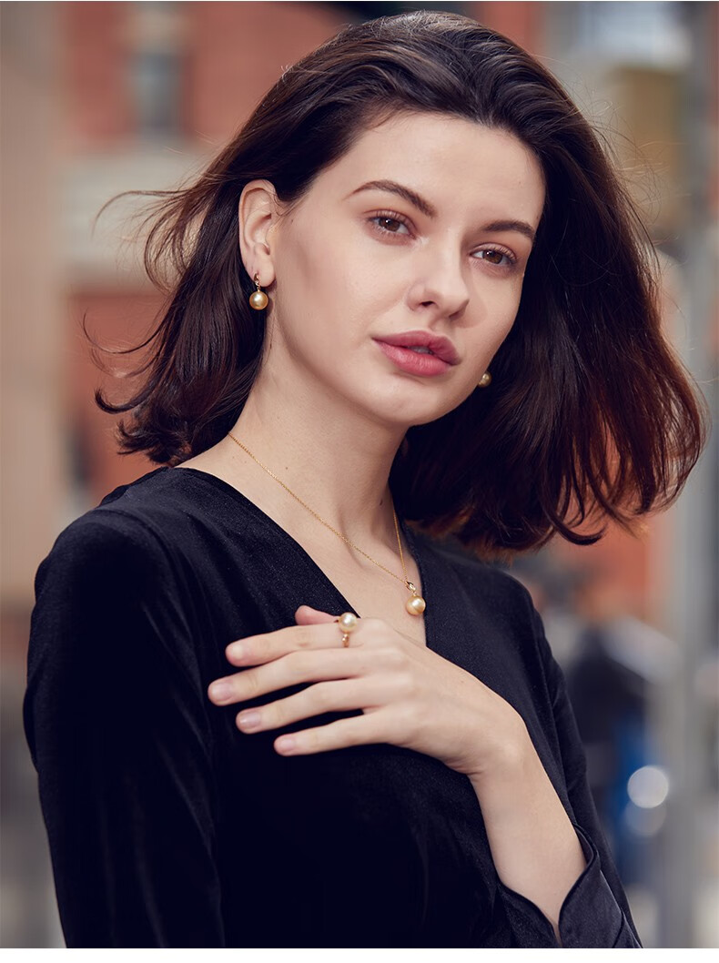 适用场景:日常佩戴颜色:金色用途:送女友风格:优雅配石:钻石珍珠规格