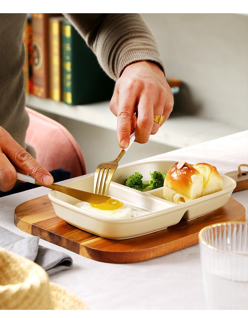 陶瓷创意儿童分格盘宝宝三格盘学生食堂上班大人分餐盘月子膳食均衡盘