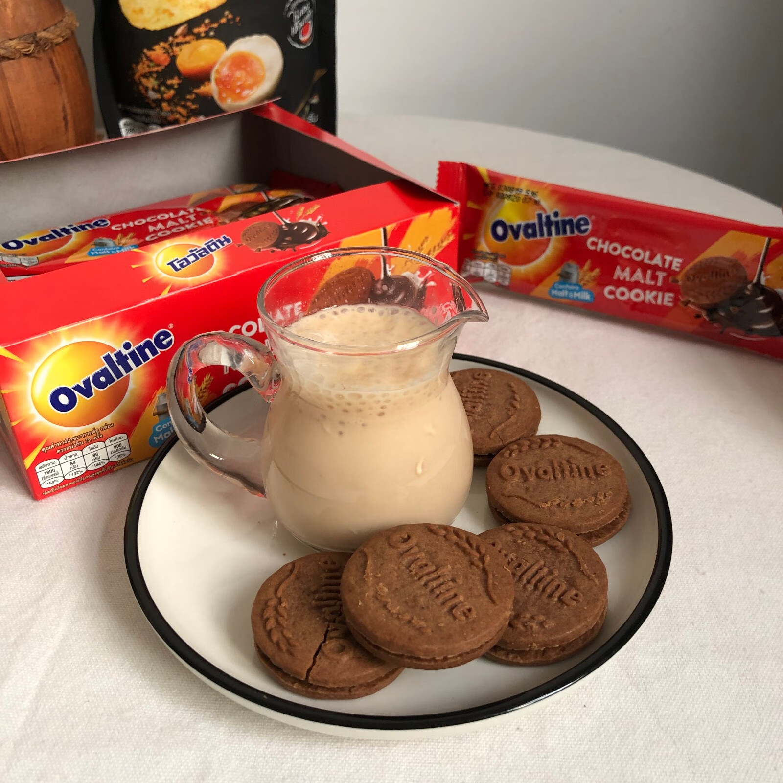 泰国进口零食阿华田ovaltine麦芽巧克力奶油夹心饼干30g*12条休闲食品