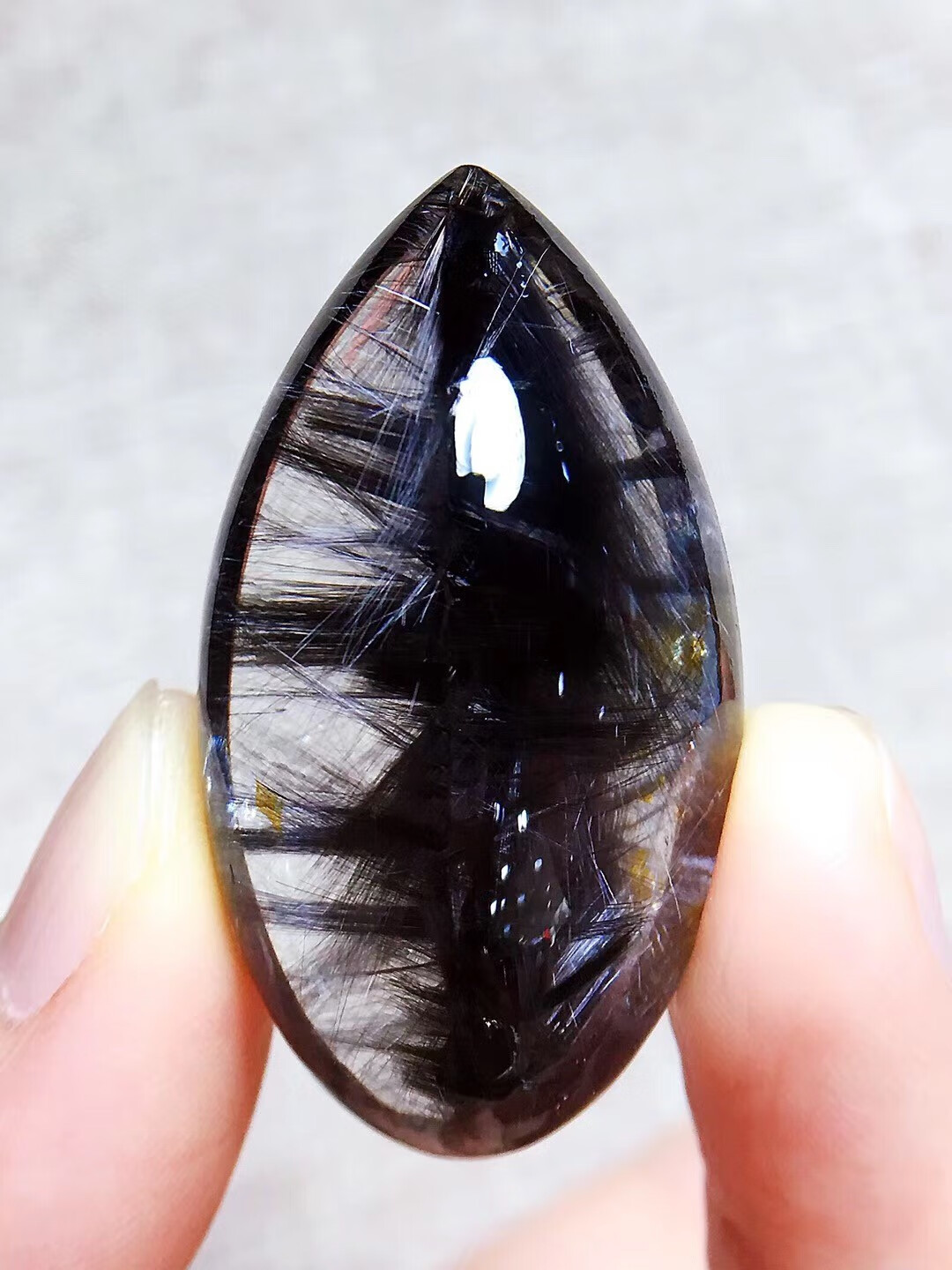 震昊天然黑银钛晶聚宝盆原石吊坠 晶体干净 通透水润 简约百搭自然