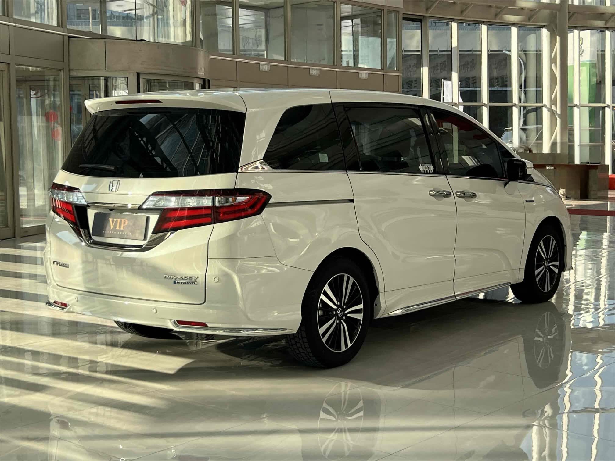 本田  奥德赛  2.0l    20年上牌   非营运  7座  混合动力  mpv