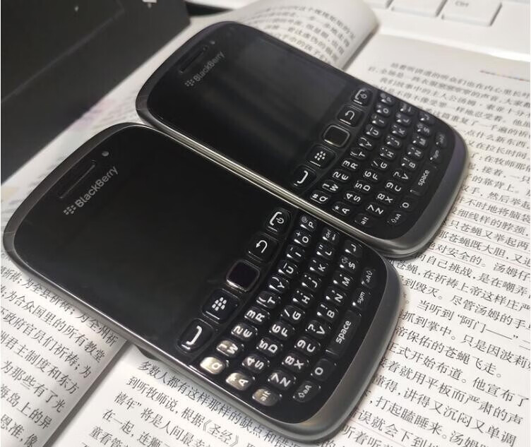 ackberry/黑莓 9320 可爱学生戒网瘾安全手机全按键小巧备用机 黑色