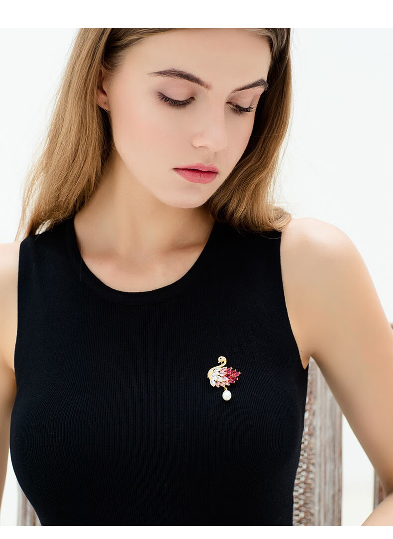 法卡曼轻奢品牌胸针女珍珠天鹅胸针高档女奢华时尚大气西装配饰职业装