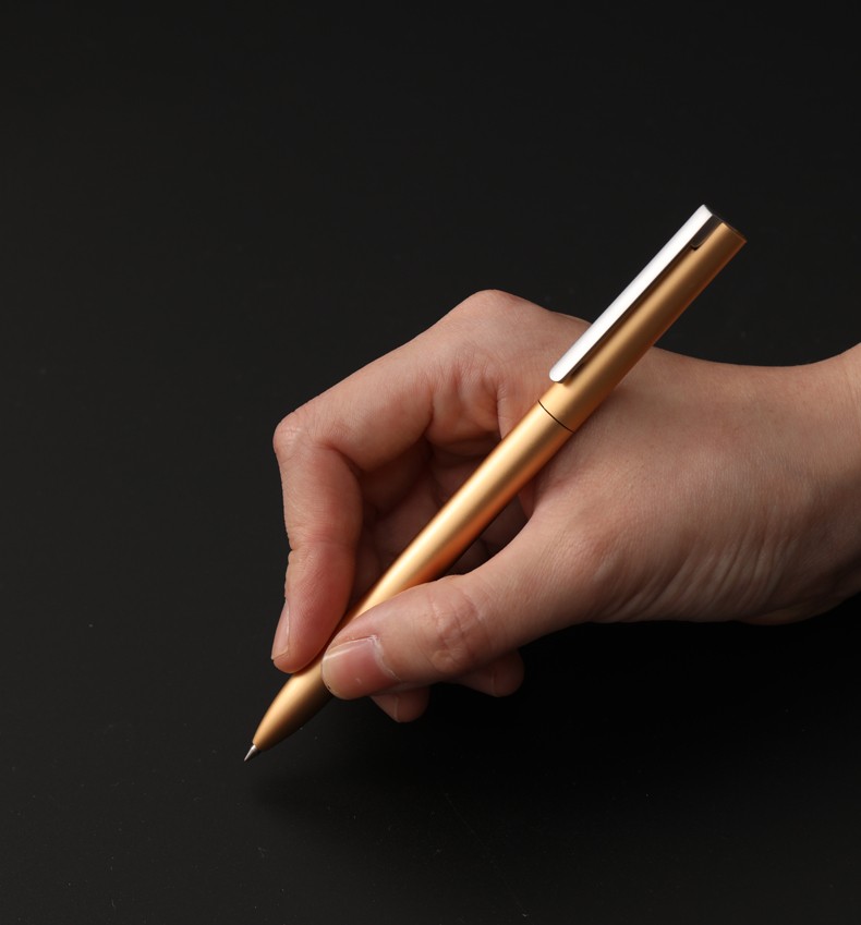 三口金属签字笔高颜值中性笔05mm油墨笔黑色水笔学生文具办公用品签名