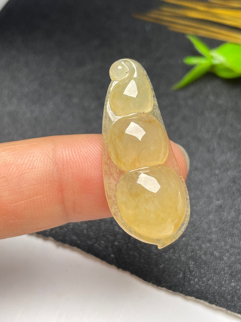 慈心缘冰黄福豆吊坠冰种翡翠18k金镶钻缅甸a货玉石珠宝首饰手串送女友