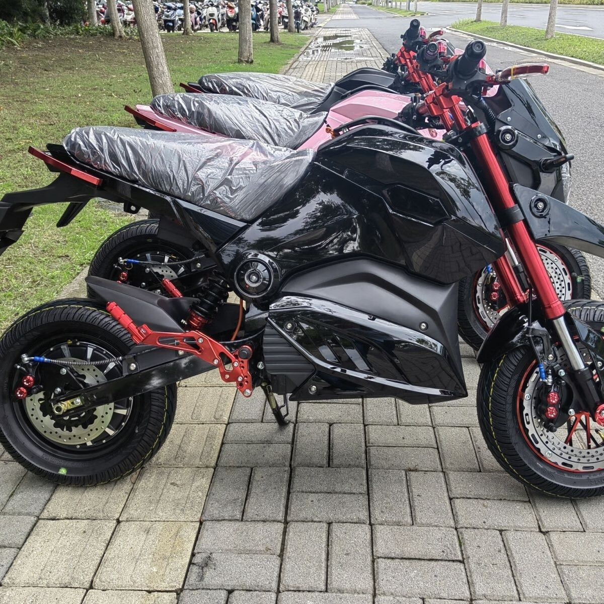 m5电摩90码电动摩托车z6成人72v改装m3跑车高速锂电瓶车 高速2000瓦