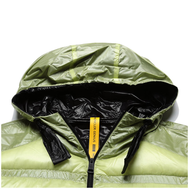 面料:100%聚酰胺;填充物:90%羽绒,10%羽毛 结构:帽子不可拆卸;衣服前