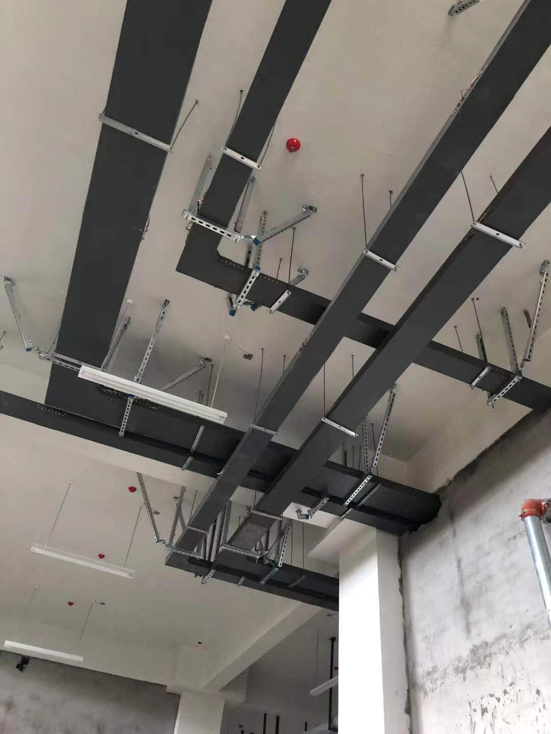 佰辛斯水管抗震支架太阳能支架单双向通风管道消防c型钢成套吊架抗震