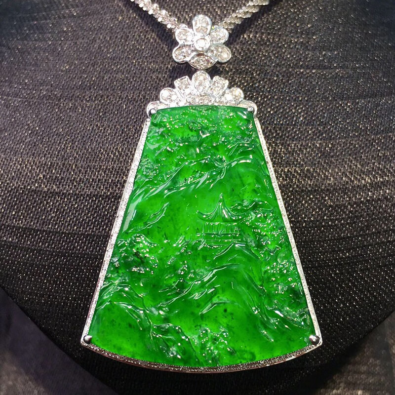 玉佳佳冰辣绿山水牌翡翠吊坠18k镶嵌缅甸翡翠女款送老婆送妈妈节日
