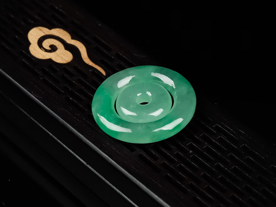 冰芝玉翡翠珠宝冰透飘绿子母扣680g