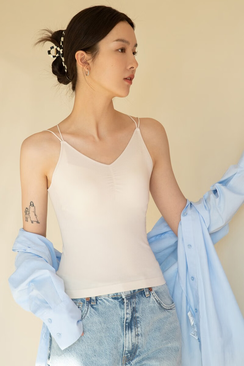 葭芷春款新款女士美背吊带背心少女桑蚕丝无钢圈细带打底带胸垫一体