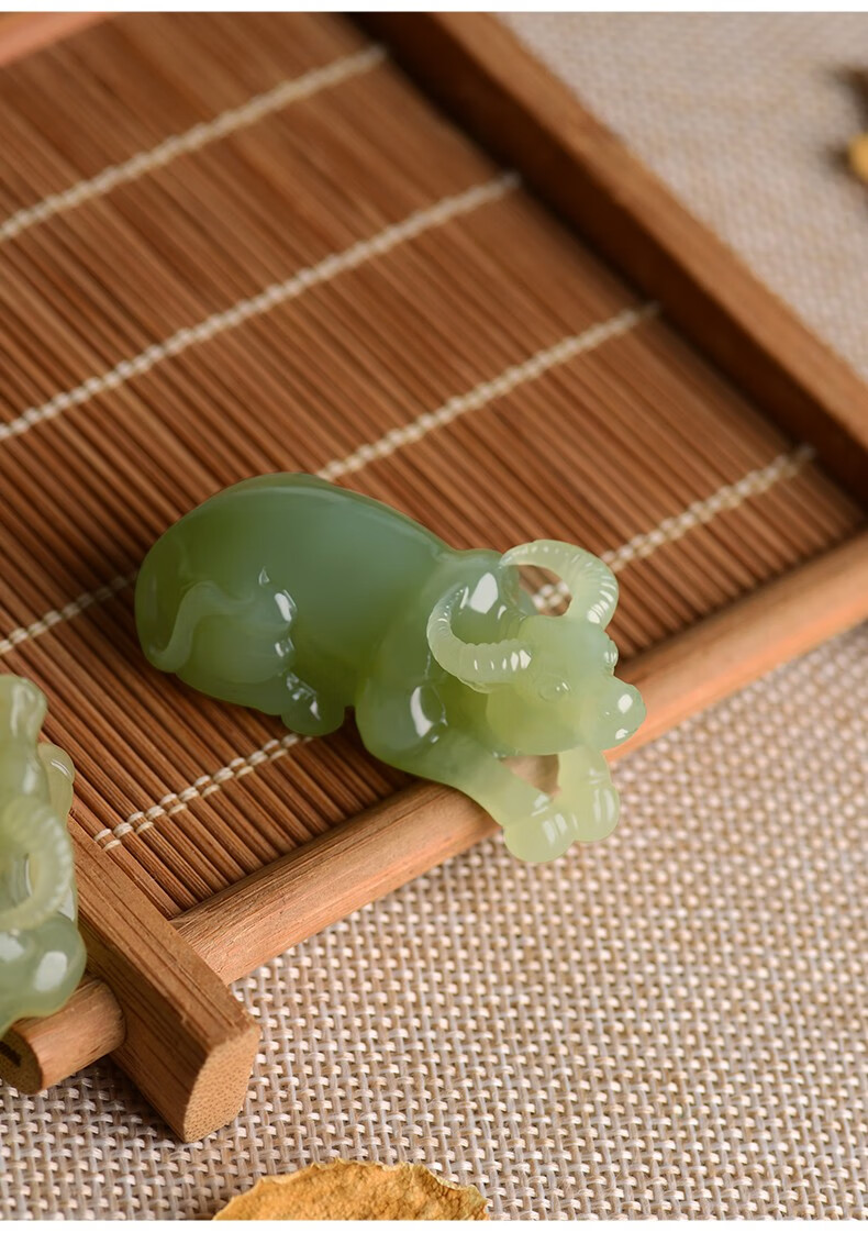 玉等我和田玉青玉生肖牛挂件吊坠立体精雕玉佩把件