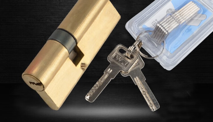 门锁芯铜家用铜大门锁钥匙铜弹子通用型65中32532555mm通用型带钥匙