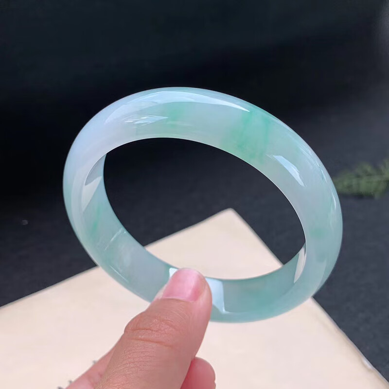 8精美飘绿正圈 女士玉镯玉石玉器翡翠玉手镯