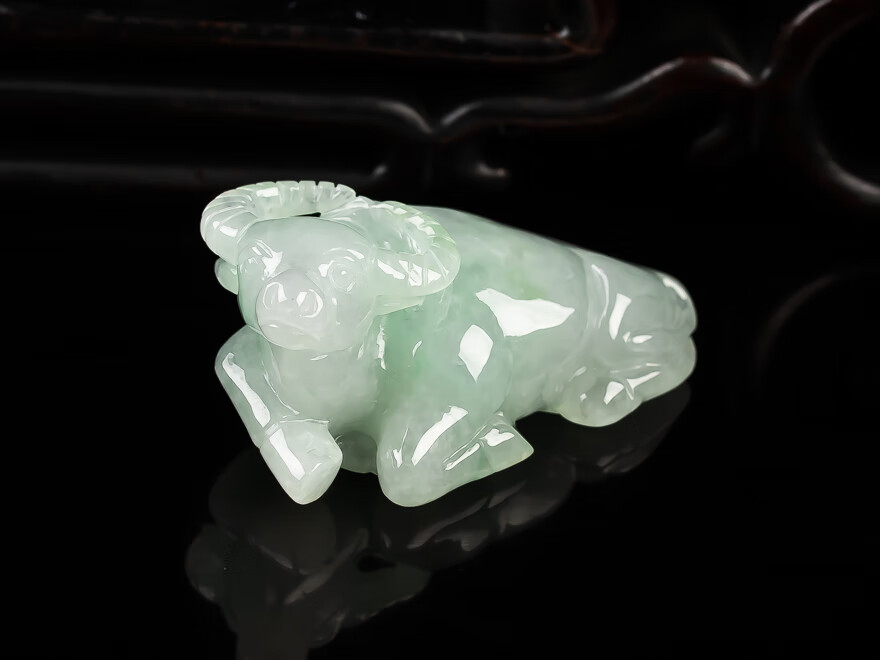 降价拍卖玉翩翩珠宝翡翠生肖牛吊坠6718g