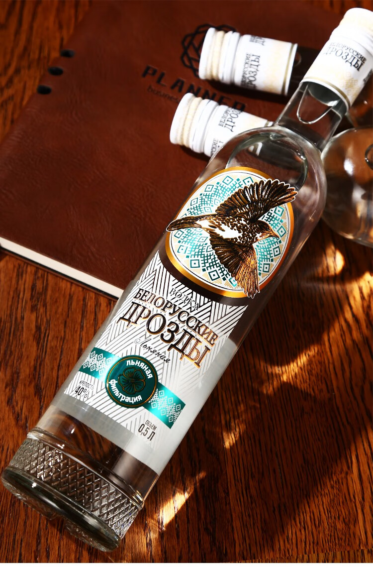 俄罗斯国家馆俄罗斯进口小鸟伏特加白酒烈性酒40度原装酒吧洋酒500ml