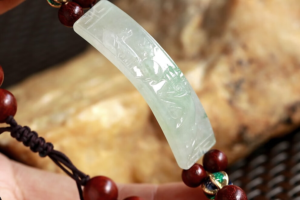 石之富珠宝缅甸天然翡翠a货冰种飘绿山水手牌773克