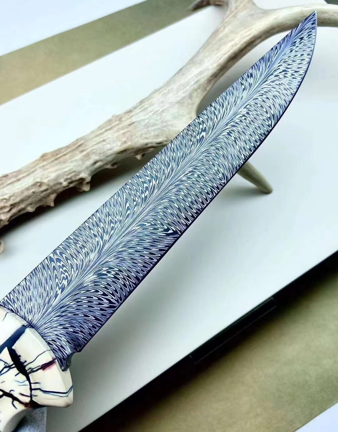 硕哥 手工高端户外直刀羽毛纹小刀大马士革钢直刀高硬度锋利野外生存