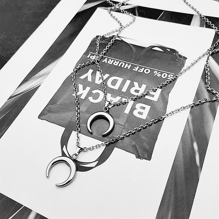 项链男ins原宿简约月牙项链男女百搭网红弯月挂饰潮牌配饰情侣钛钢