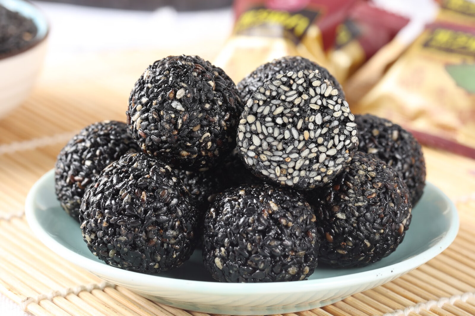 黑芝麻丸 东阿特产芝麻球食疗滋补健康休闲零食 126克*2袋【图片 价格