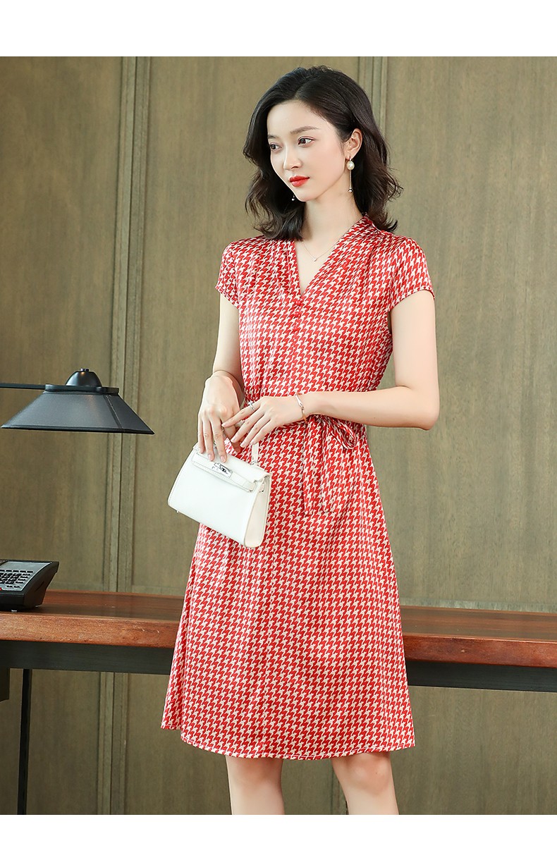 兔系真丝连衣裙女中长款过膝裙子女2021夏季新品宽松显瘦桑蚕丝夏天