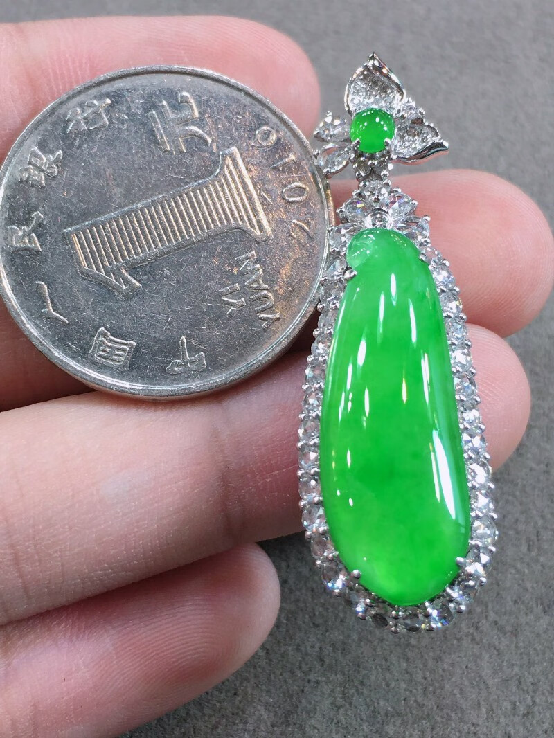 玉佳佳冰阳绿福瓜翡翠吊坠18k金镶嵌女款送老婆送礼玉坠珠宝挂件整体