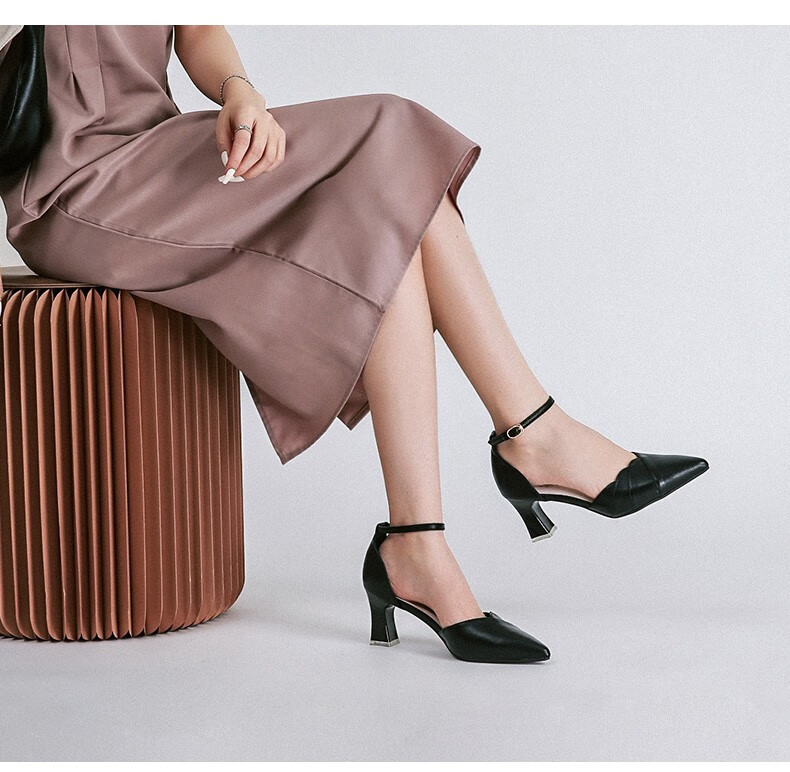 丝柏兰一字带凉鞋女夏季新款网红时尚百搭猫跟拼色细跟高跟鞋女黑色35