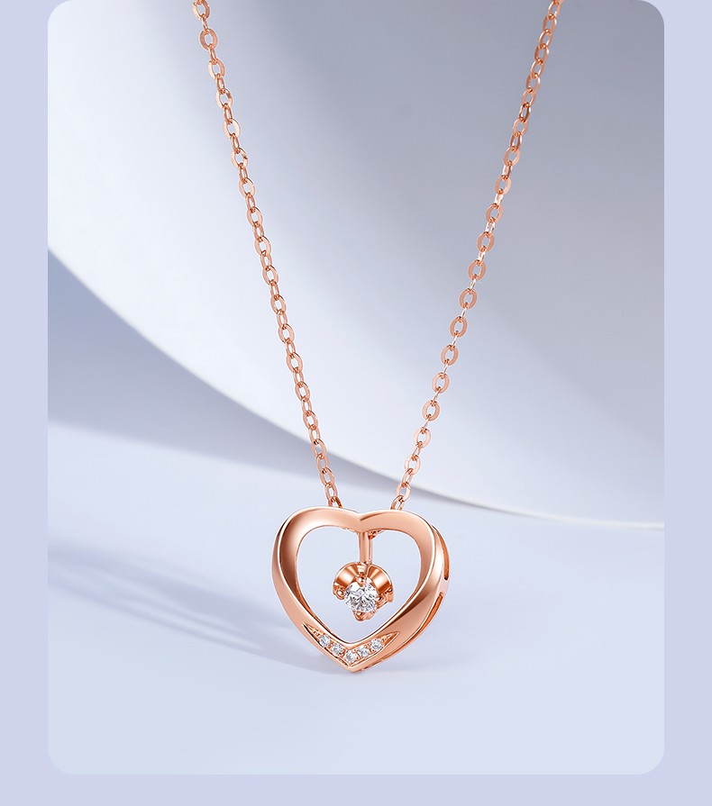 周六福18k金钻石项链女甜蜜恋爱心型链坠40cm尾链5cm红18k金