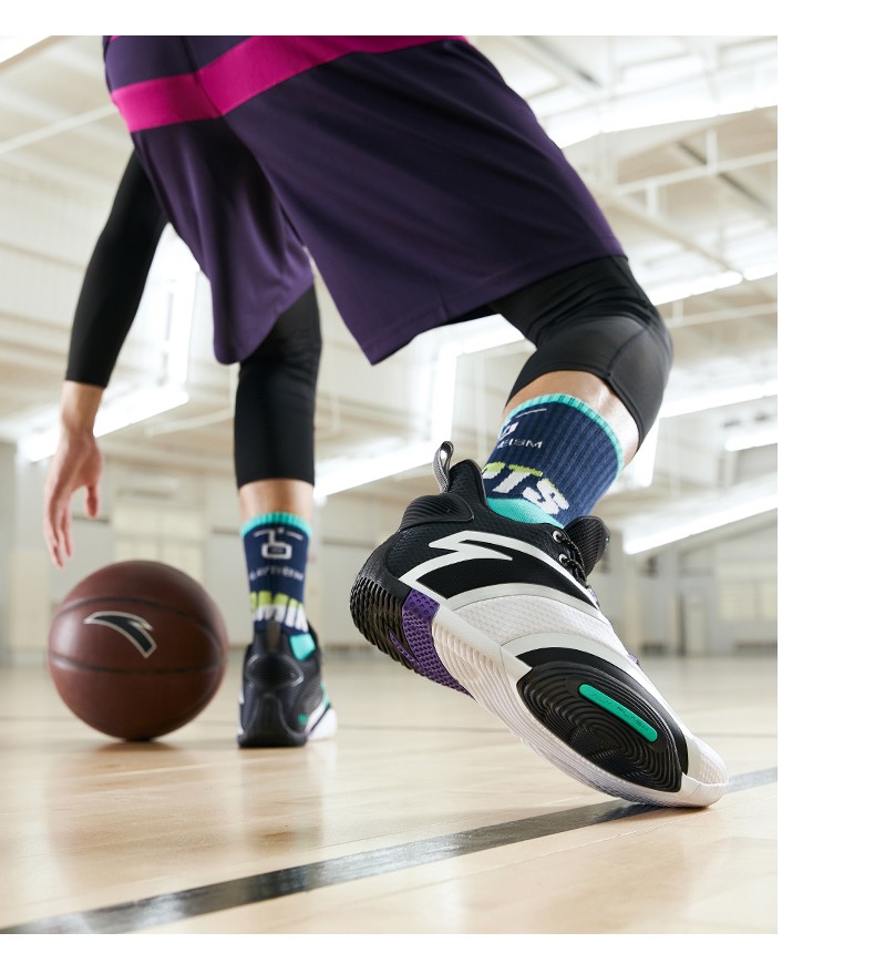 安踏ufo2天体3篮球鞋男2021春季新款低帮缓震实战球鞋外场运动鞋 黑