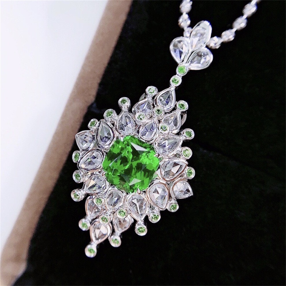 宥熙珠宝沙弗莱戒指吊坠两用款彩色宝石18k金镶嵌裸石22克拉晶体通透