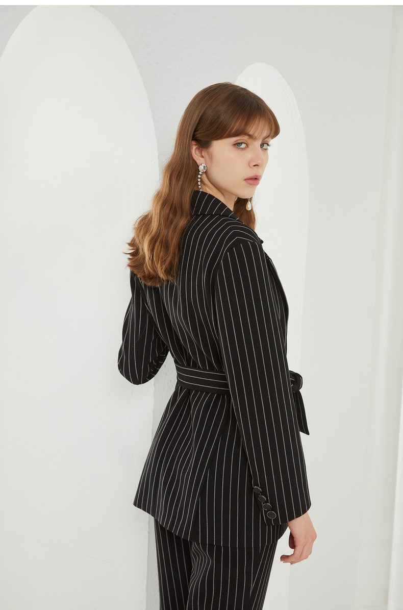 通勤型格bebe早春女士西装通勤时尚黑色条纹系带收腰外套140203黑色b