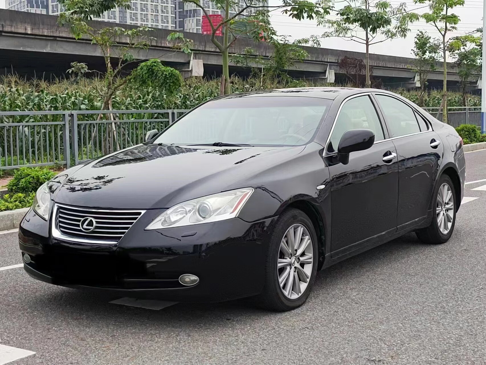 日本纯进口凌志es350轿车3.5排量一台