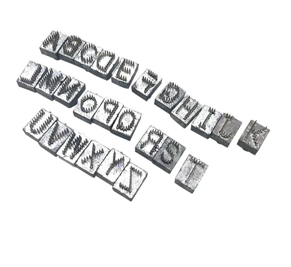 bor博瑞猪用进口刺锤动物甩刺青钳牲畜甩刺钉墨托动物身份标识甩刺锤