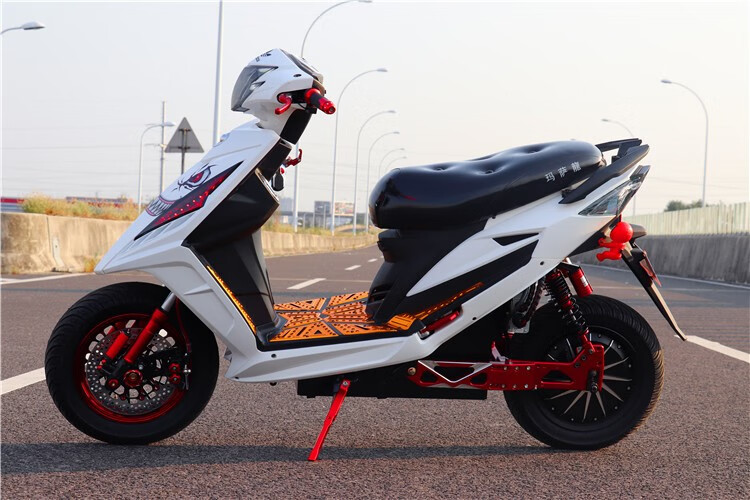 改装鬼火三代战速电动车电摩托车60v72v小龟王电瓶车成人代步车女踏板