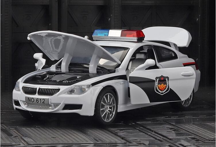 不舍天真132警车合金车模灯光音乐回力四开设计儿童车玩具白色