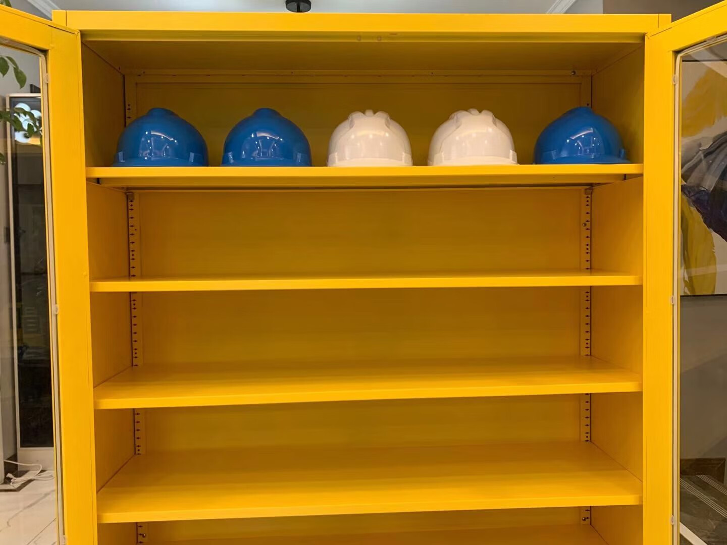 安全帽放置架安全帽存放柜架挂墙存放头帽架摆放架不锈钢壁挂式放置架