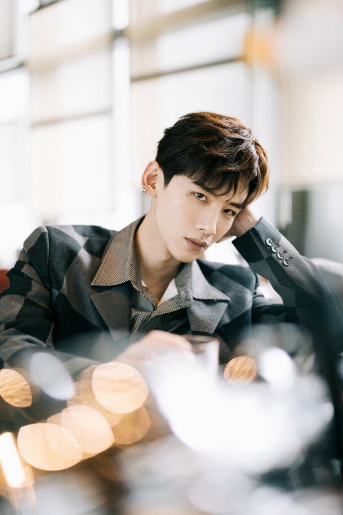 《芭莎男士7月刊 白敬亭封面 店赠白敬亭海报 明信片 计入销量 芭莎男