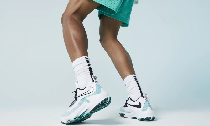 耐克nikezoomfreak3字母哥签名篮球战靴男士气垫缓震透气运动休闲篮球