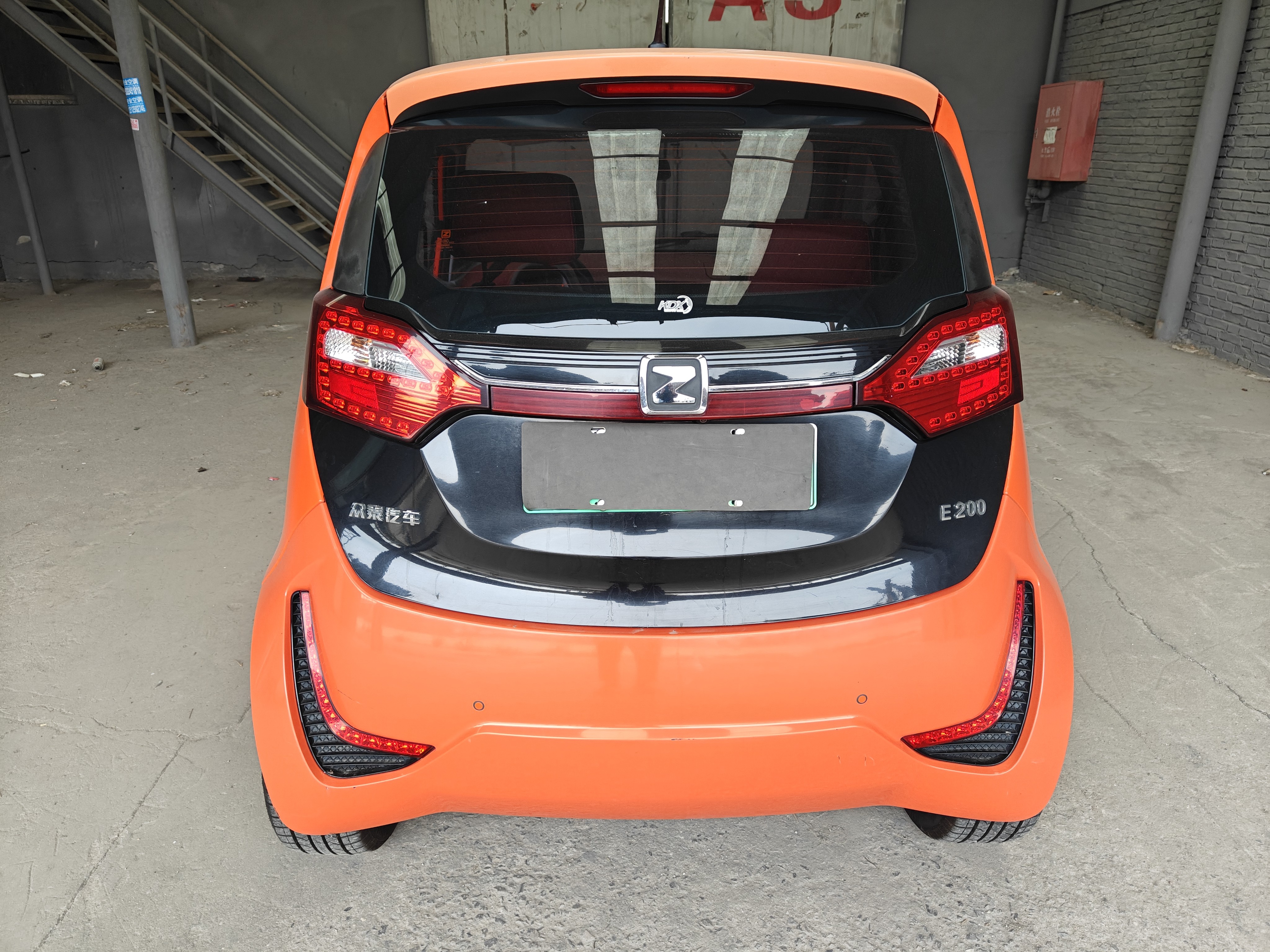 众泰e200新能源纯电动非营运小型轿车17年上牌